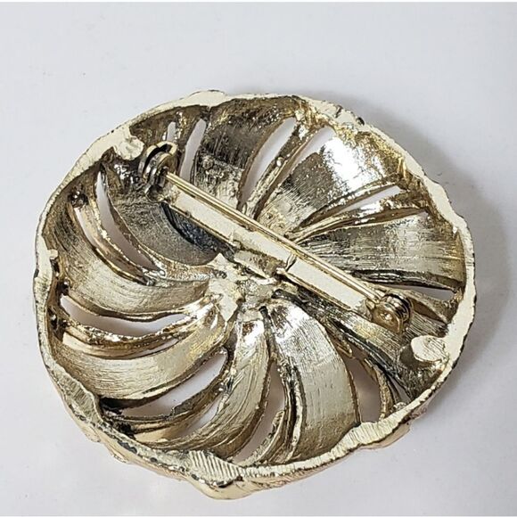 VINTAGE Swirl Pinwheel Brooch & Clip-on Earrings Set - Picture 6 of 6